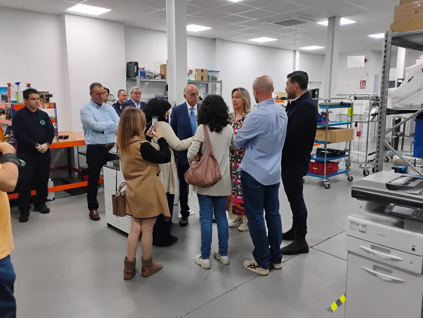 Autoridades-y-prensa-Fabrica-Ricopia